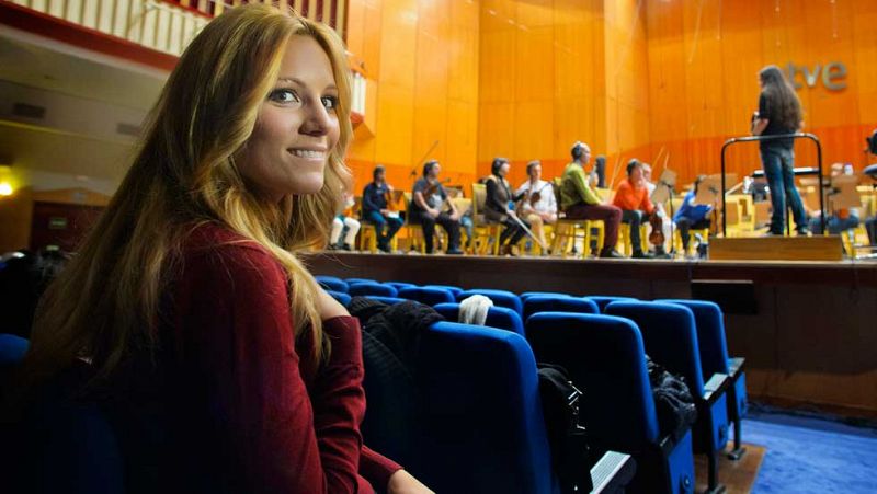 Edurne graba "Amanecer" con la Orquesta y Coro de RTVE