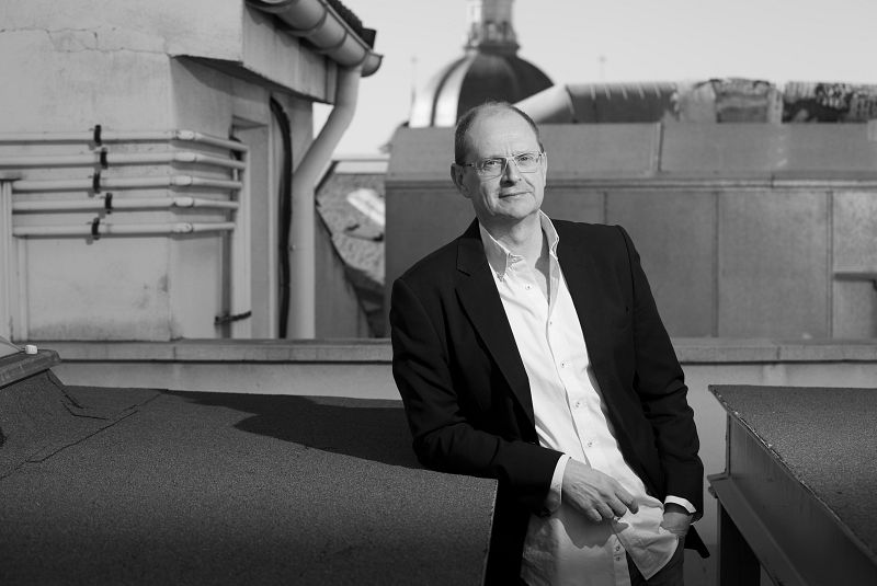 El escritor Fernando Marías gana el premio Biblioteca Breve por 'La isla del padre'