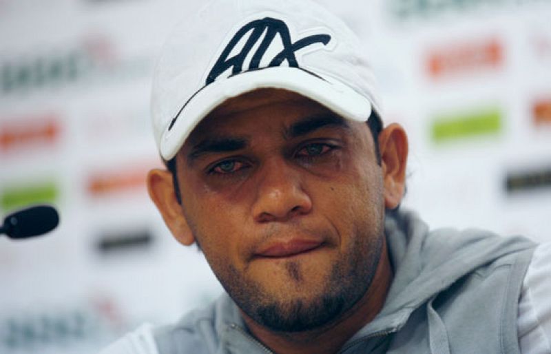 Dani Alves: "Me voy del Sevilla por la puerta grande"