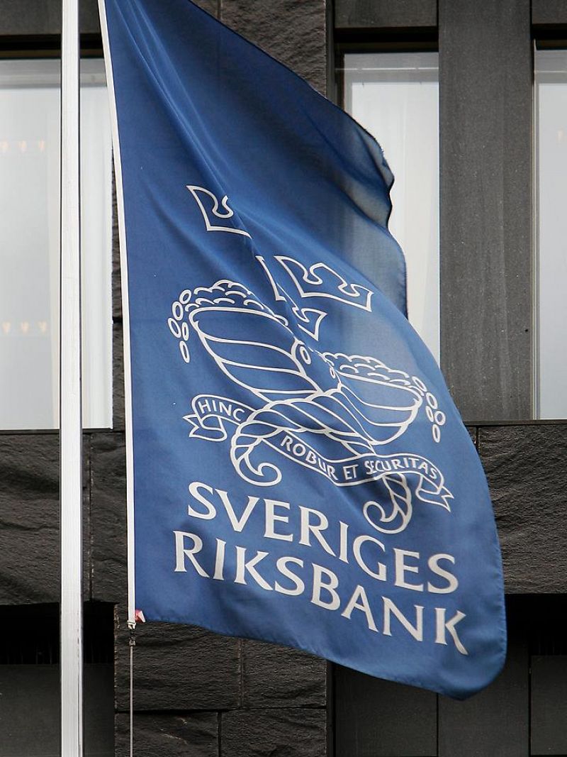 El Banco de Suecia deja en negativo los tipos de interés y lanza un programa de compra de deuda