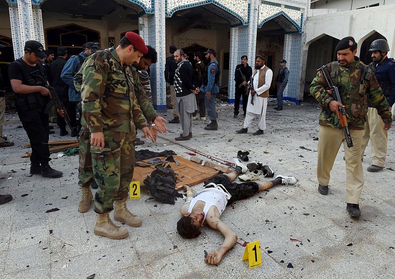 Mueren al menos 19 personas en un ataque contra una mezquita chií en Pakistán