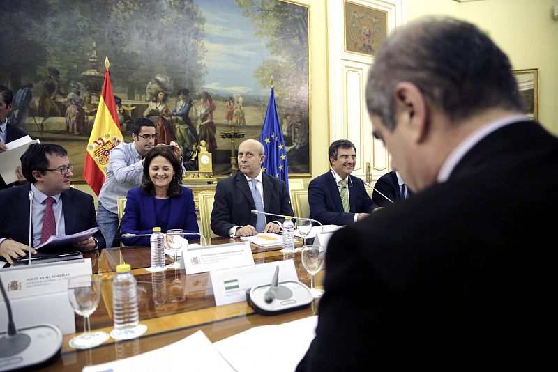 Educación pretende con los grados de tres años "abrir un debate" sobre el modelo de financiación