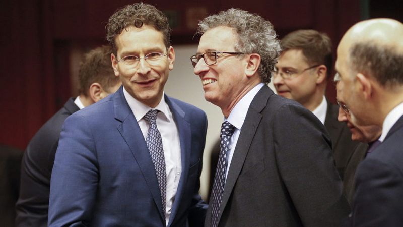 El Eurogrupo acuerda con Grecia una prórroga de cuatro meses del programa de rescate