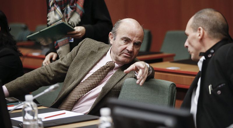 Guindos ve "muy positivo" el pacto con Grecia y niega que España haya intentado bloquearlo