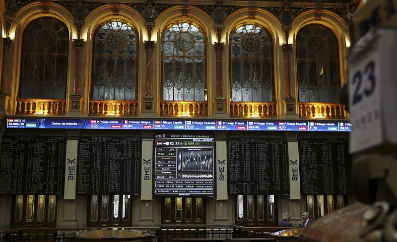 El IBEX 35 cierra en máximo anual tras subir un 1,02% y la prima de riesgo cae hasta 105 puntos