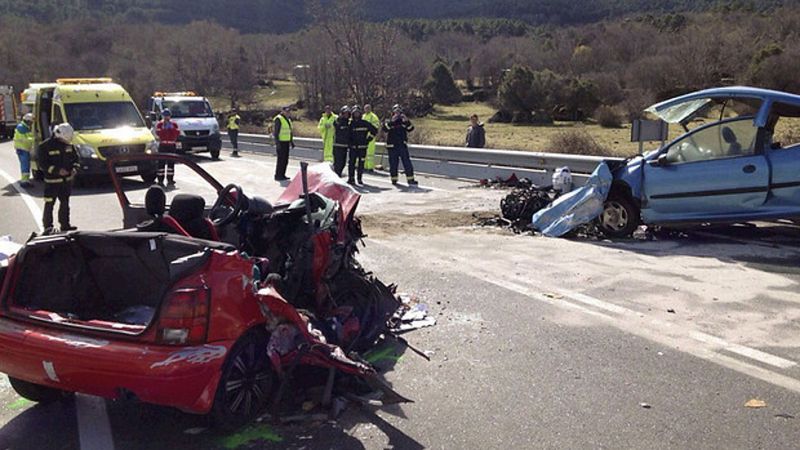 Cinco personas mueren en una colisión frontal entre dos turismos en la provincia de Ávila