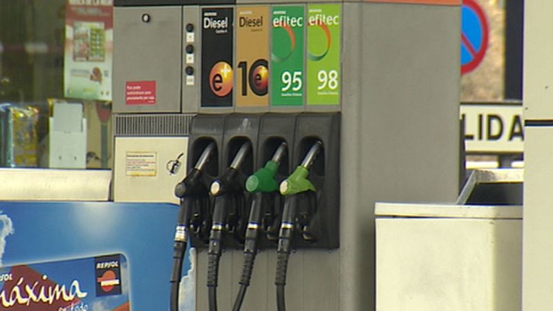 Competencia impone una multa de 32,4 millones a cinco petroleras por pactar precios