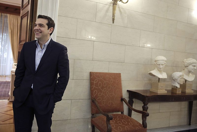 Tsipras anuncia que su primer proyecto de ley será para dar casa a 30.000 personas sin hogar