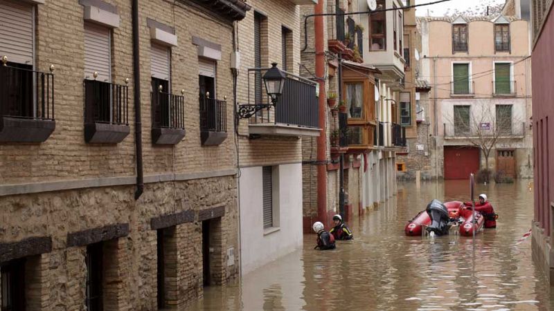 El Ebro anega 20.000 hectreas en Aragn y deja ms de un millar de evacuados