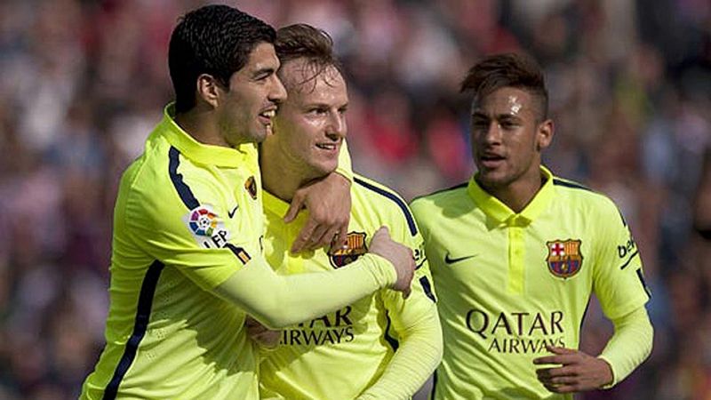 Suárez y Rakitic desarticulan al Granada