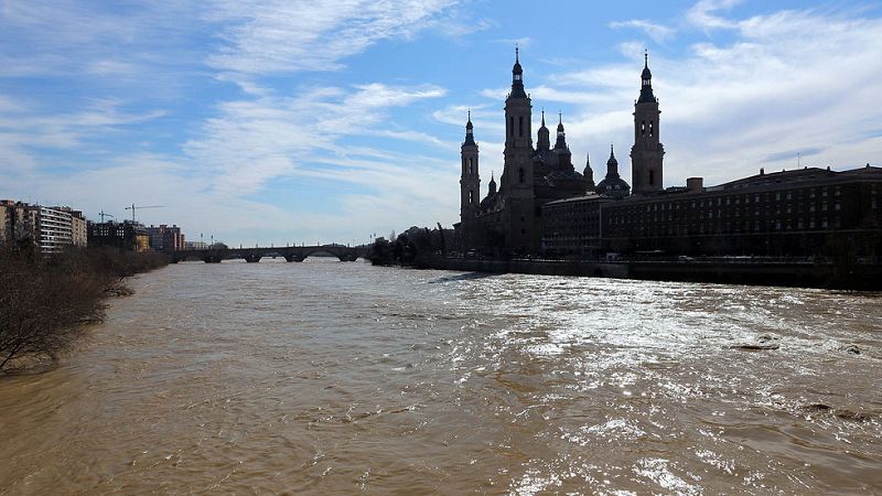 La crecida del río Ebro alcanza la Ribera Baja aunque no es necesario hacer nuevos desalojos