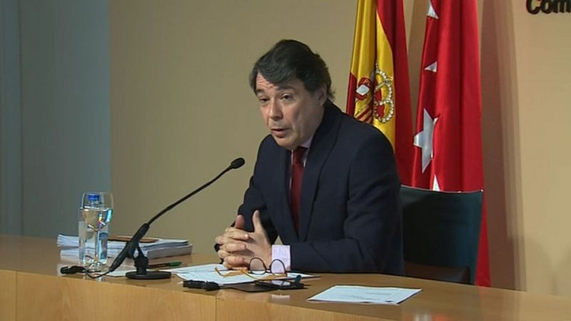 El comisario Villarejo denuncia a González por calumnias al acusarle de chantaje con su ático