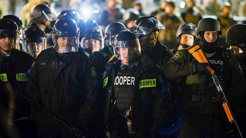 El Gobierno estadounidense acusa a la Policía de Ferguson de discriminación racial