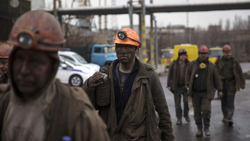 Al menos 17 muertos y 16 desaparecidos en una explosión en una mina de Donetsk