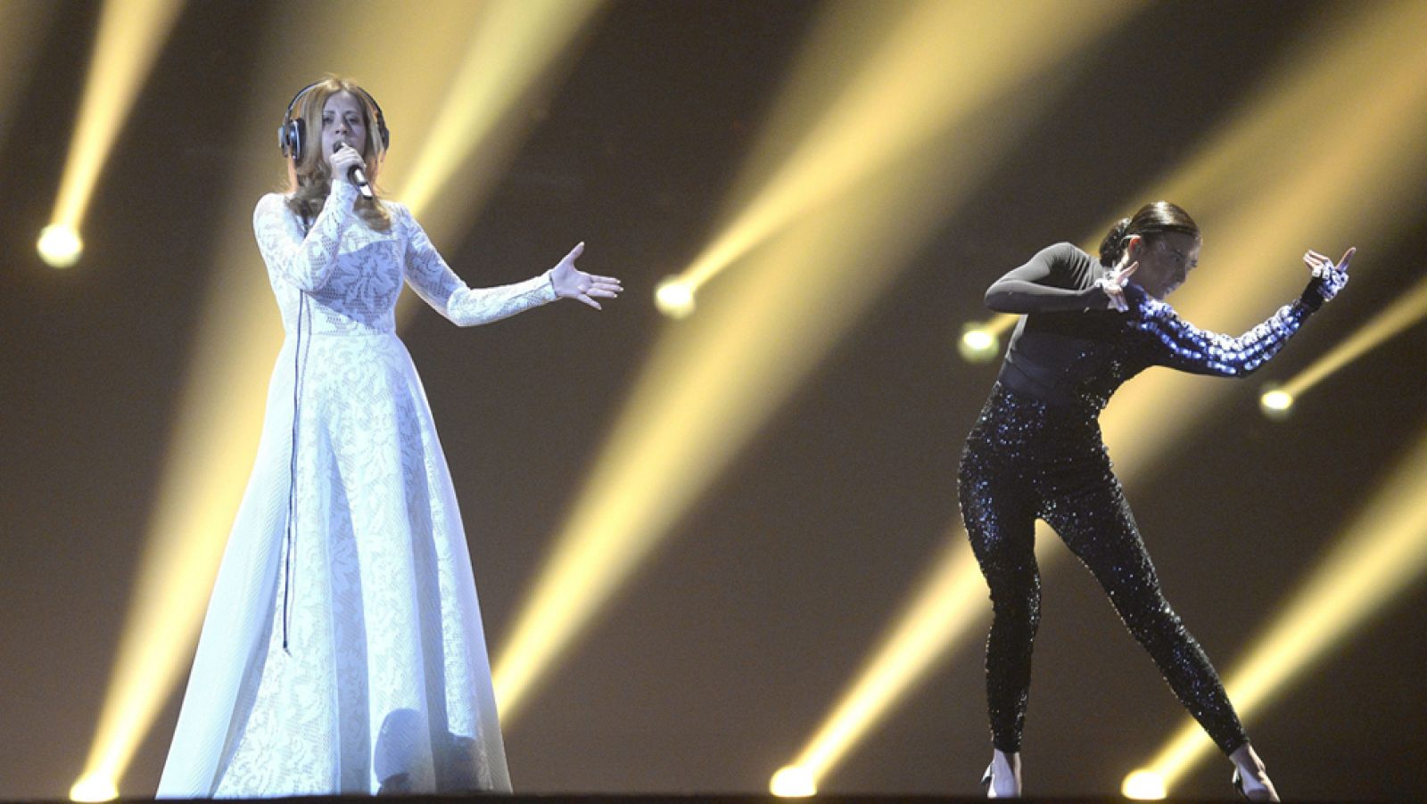 Eurovisión 2015 - Eslovenia: Marayaa - "Here for you"