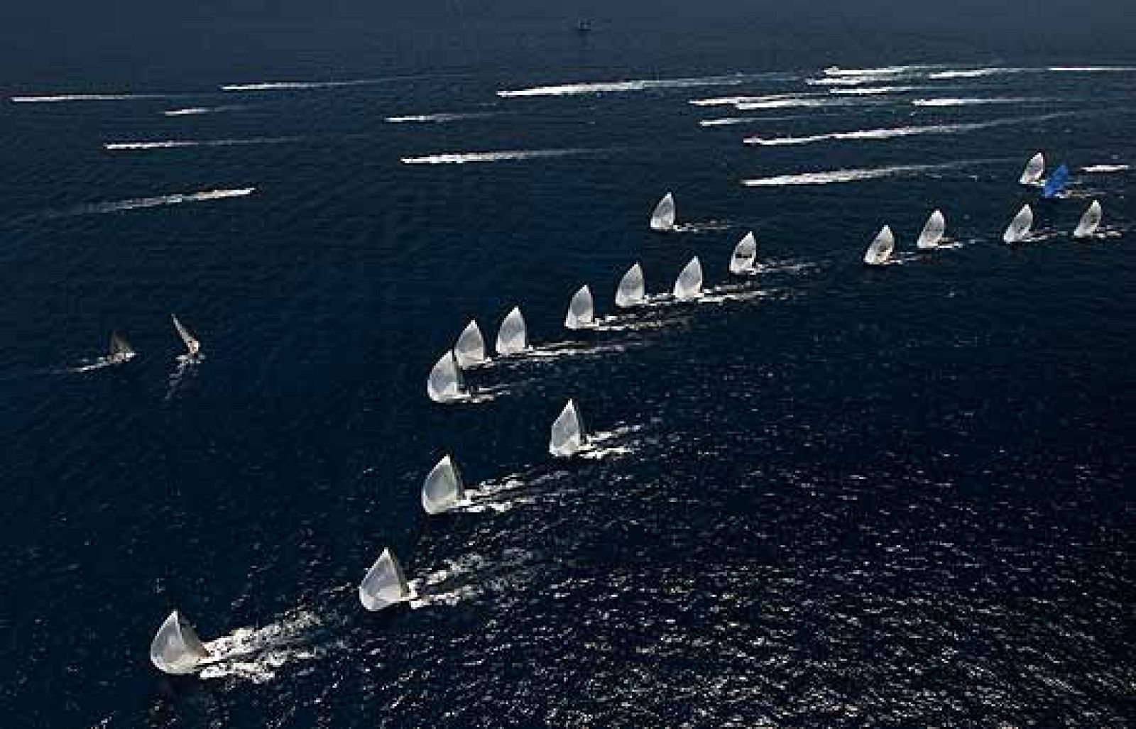 La vela española ya se encuentra en China preparando los Juegos Olímpicos. Ya son varios los regatistas españoles que se encuentran en el Mar Amarillo calentando motores. Toda preparación es poca, puesto que se trata del deporte que más medallas olím