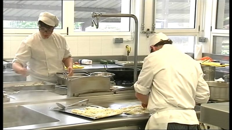 El coste por hora trabajada bajó un 0,8% al cierre de 2014 respecto a un año antes