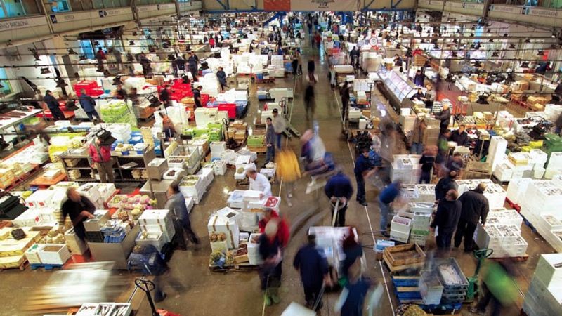 Hacienda registra 20 empresas de pescado en Mercabarna por posible fraude fiscal millonario