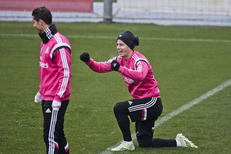 James Rodríguez afronta el final de su lesión y ya toca balón