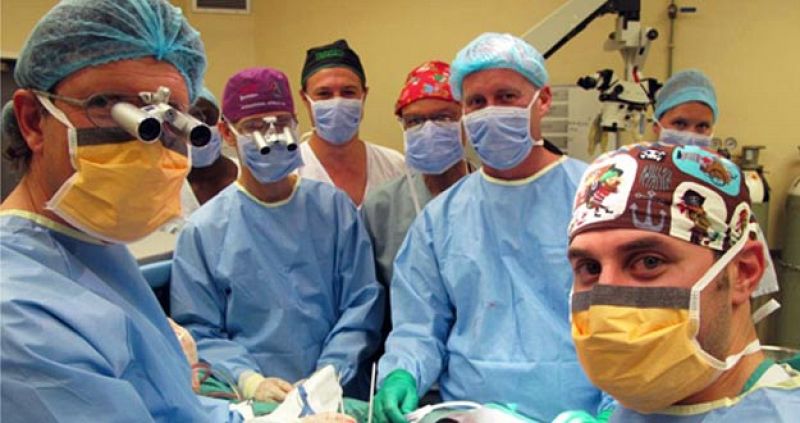Una universidad de Sudáfrica anuncia el primer trasplante de pene del mundo con éxito