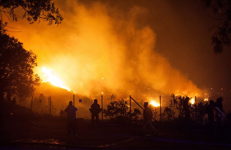 Chile decreta el estado de emergencia en Valparaíso y Viña del Mar por un gran incendio