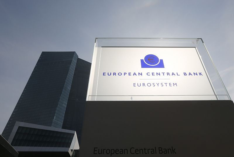 El BCE presta 97.848 millones a 143 entidades de la eurozona, un 25% menos que en diciembre