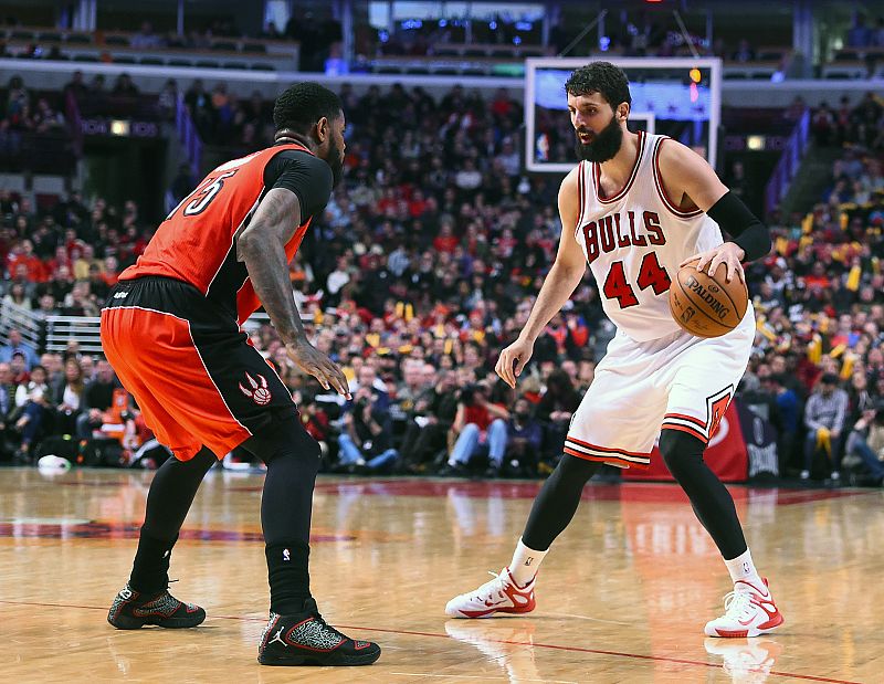 Mirotic ejerce de líder en la victoria de los Bulls