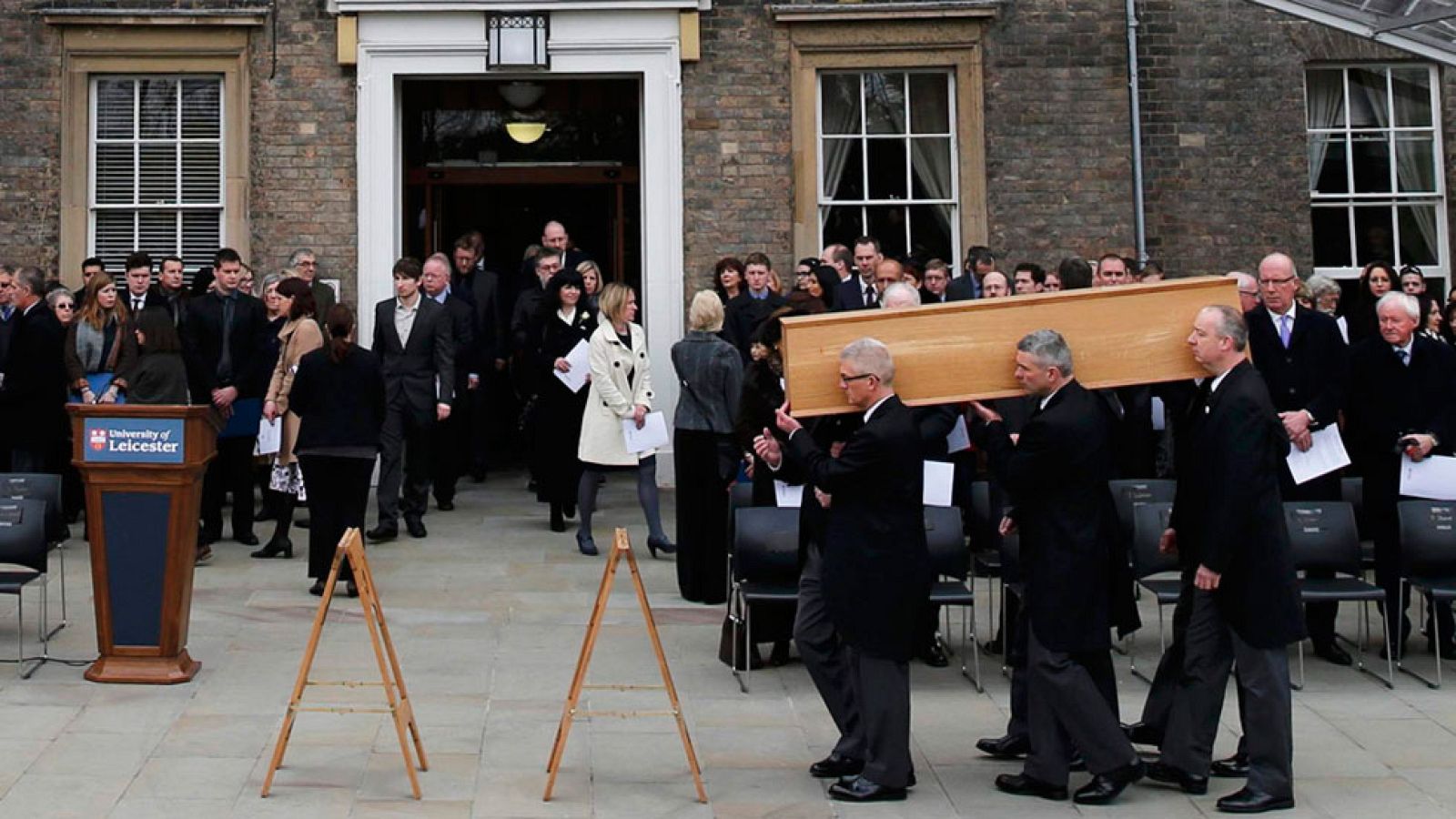 La catedral de Leicester recibe los restos del rey inglés Ricardo III - Informativo 24h | Ver