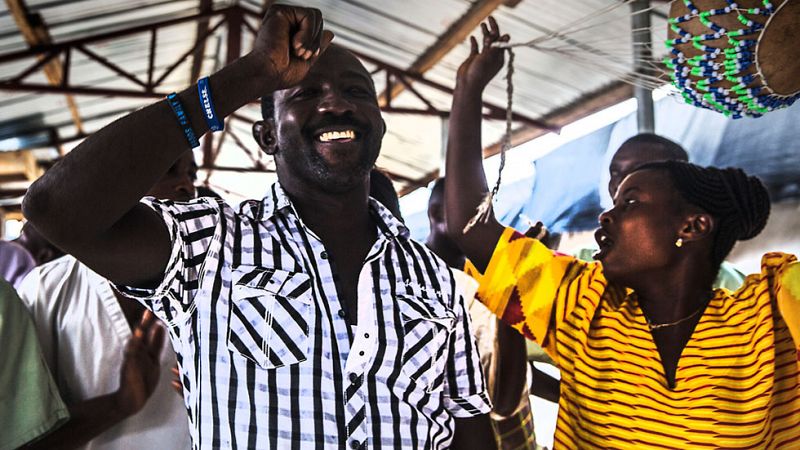 Los 'guerreros' africanos, la punta de lanza de la batalla contra el ébola más letal de la historia