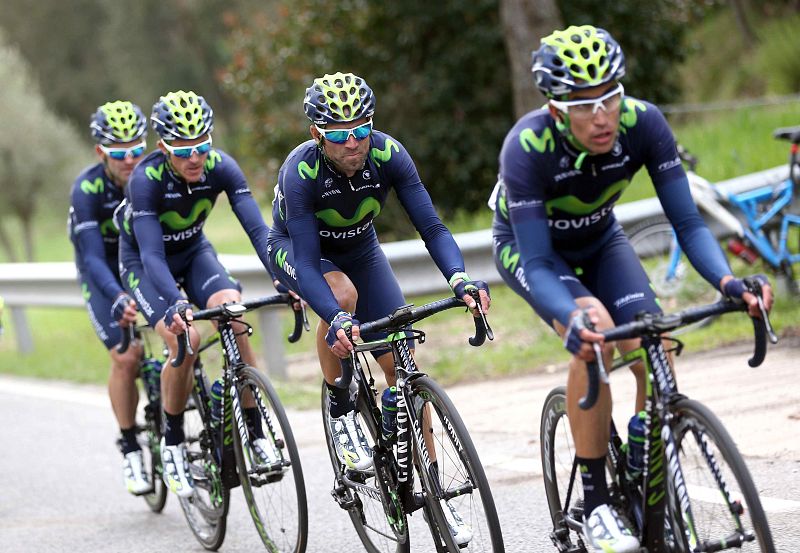 Alejandro Valverde gana al esprín y araña 10 segundos de bonificación