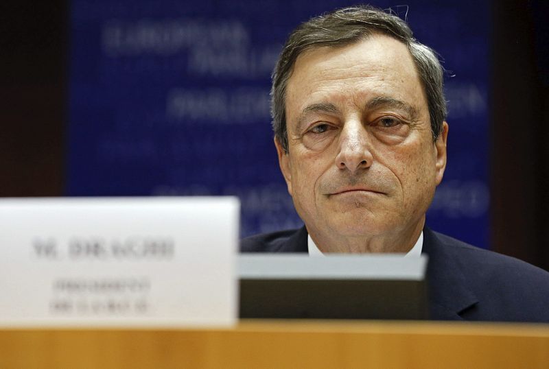 El BCE prohíbe a los bancos griegos comprar más deuda helena a corto plazo