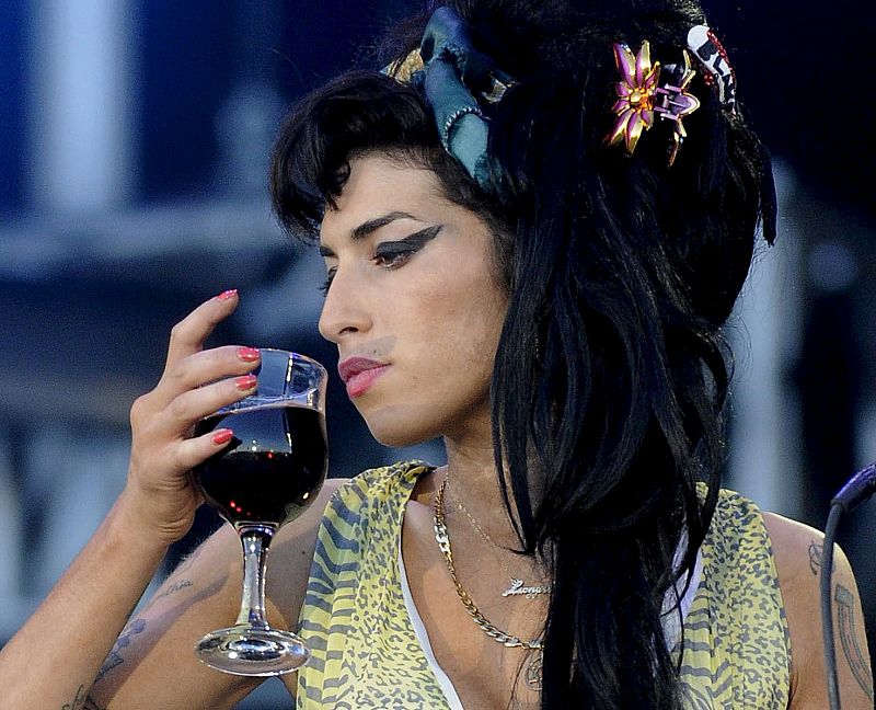 Amy Winehouse y el morbo de su actuación encandilan al Rock in Rio