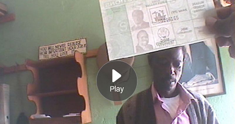 Un vídeo prueba que los partidarios de Mugabe manipularon las elecciones en Zimbabue