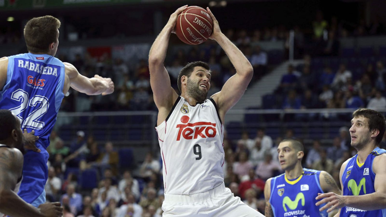 Un Real Madrid serio y solvente sumó una nueva victoria (92-66), la vigésimo primera en Liga, ante un Movistar Estudiantes que se dejó toda la pólvora en un gran primer cuarto y se vio muy superado en los tres siguientes por un rival que no acusó el