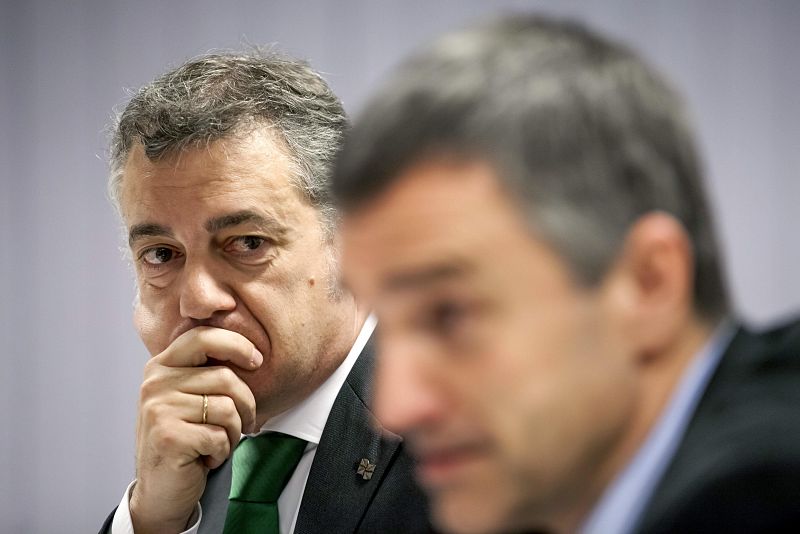 Urkullu llama al "entorno político" de ETA a reconocer el "daño causado"