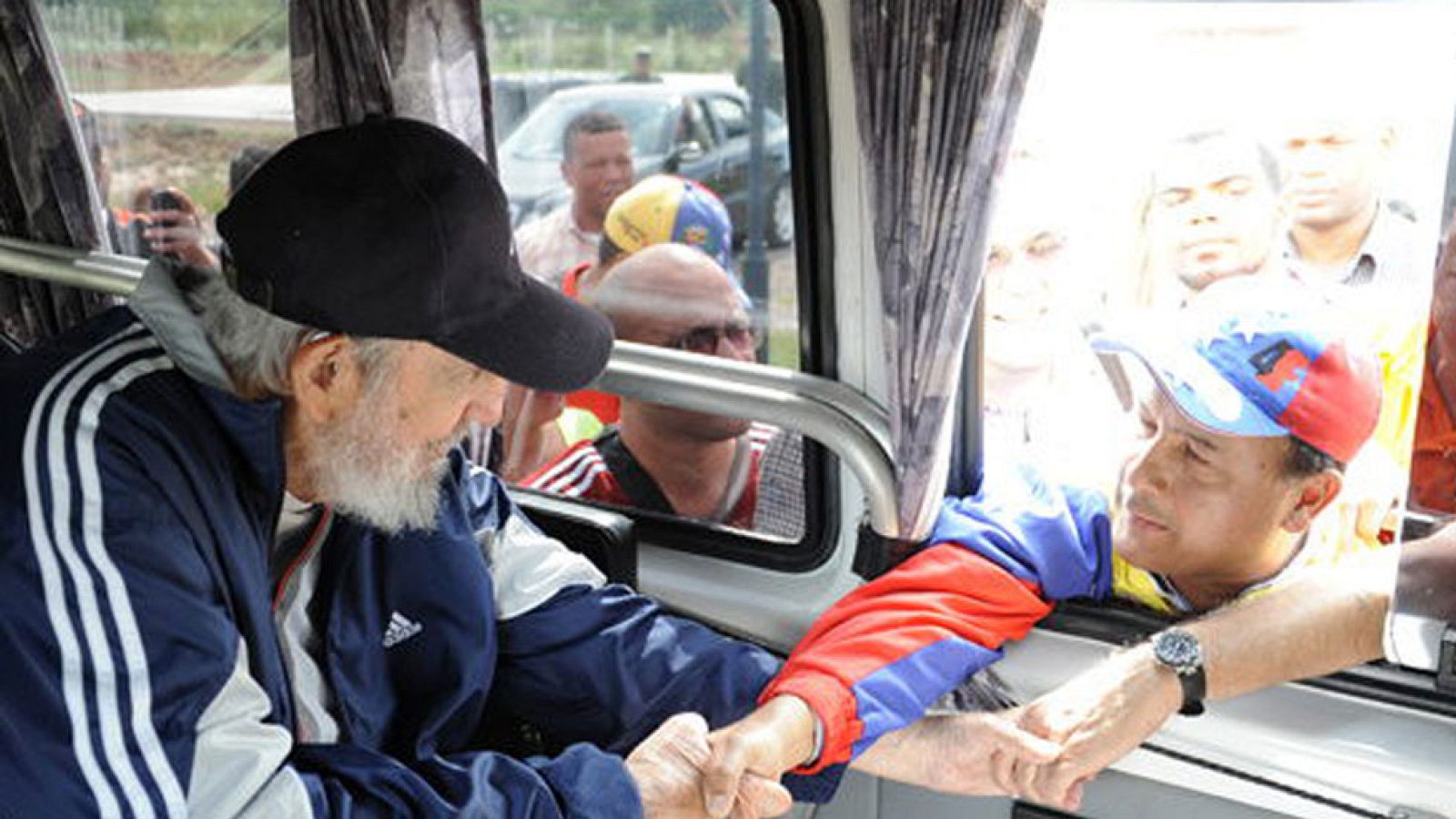 Reaparece Fidel Castro en público por primera vez en 14 meses