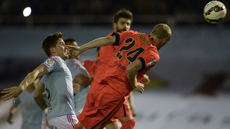 Mathieu salva al Barça en Balaídos