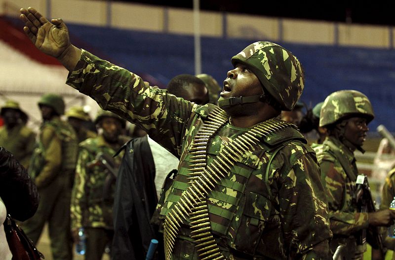 El Ejército de Kenia bombardea bases de Al Shabab en el sur de Somalia