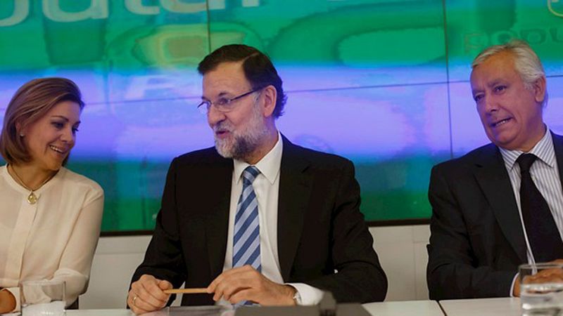 Rajoy pide al PP "no enredarse" en disputas para centrarse en la economía y las elecciones