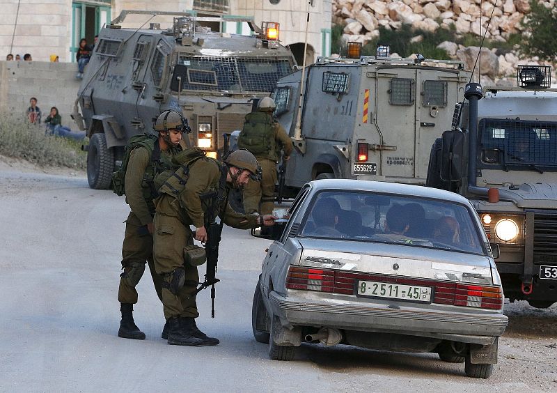 Un palestino muerto y decenas de heridos por choques con fuerzas israelíes en Cisjordania