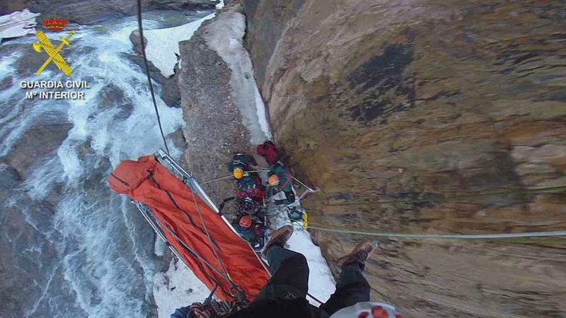 La Guardia Civil trabajó durante 26 horas para rescatar a los montañeros en Marruecos