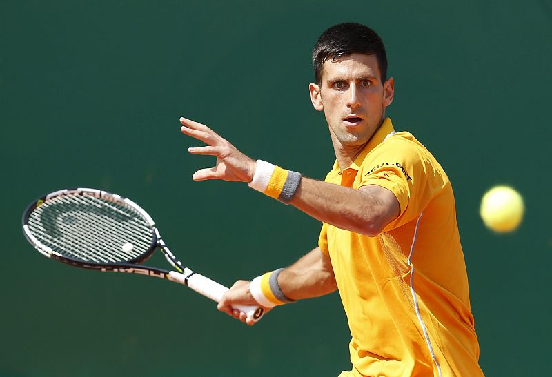 Djokovic debuta en Montecarlo con una fácil victoria sobre Albert Ramos