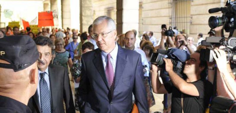 El exinterventor de la Junta subraya la "evidente" responsabilidad de Chaves y Griñán en los ERE