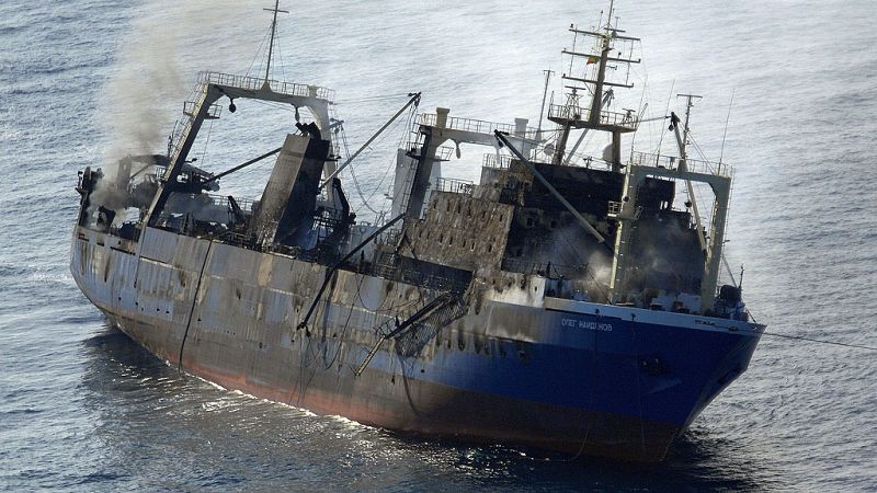 Un pesquero ruso se hunde al sur de Gran Canaria con más de 1.400 toneladas de fuel a bordo