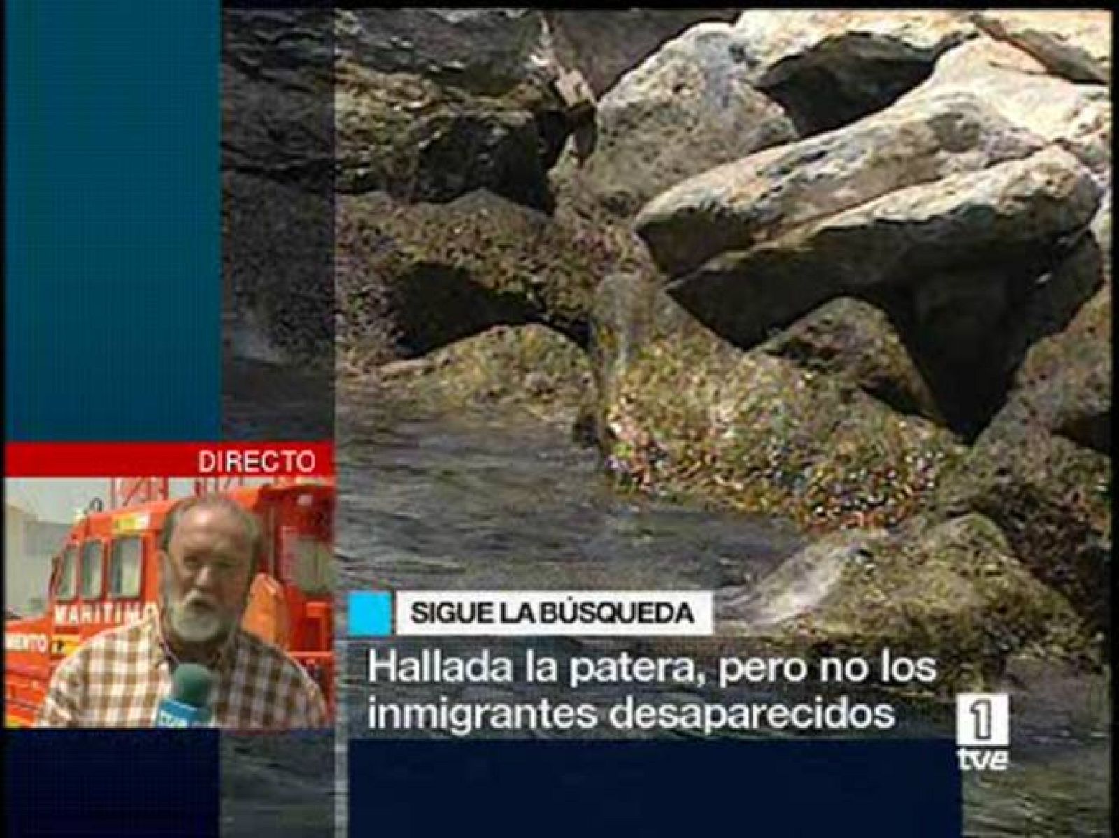 La Guardia Civil sigue la búsqueda de los 14 inmigrantes que cayeron al agua, en alta mar, desde una patera, cerca de Motril.