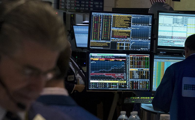 La situación de Grecia sube las primas de riesgo de la periferia del euro y tiñe de rojo las Bolsas