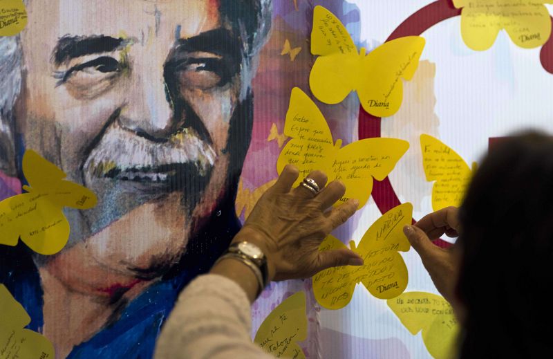 Colombia recuerda a su Nobel de literatura al grito de "¡Gabo vive!"