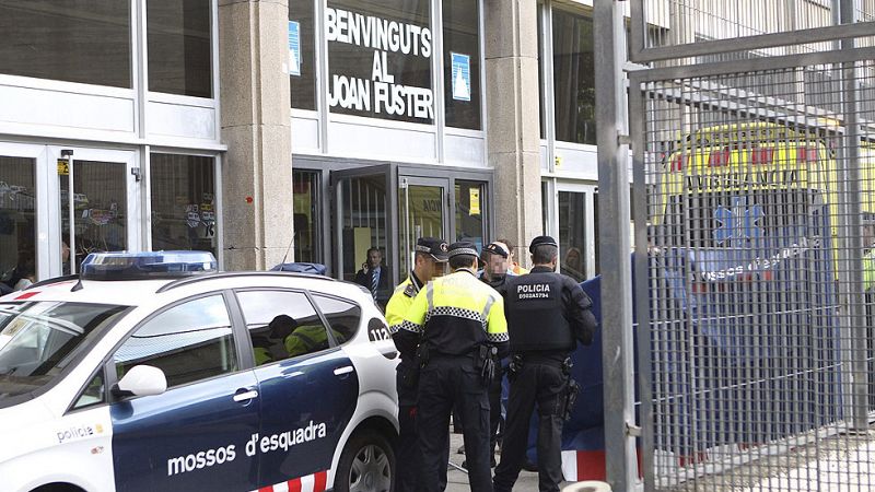 El alumno que ha matado al profesor ha sufrido un brote psicótico, según la Generalitat