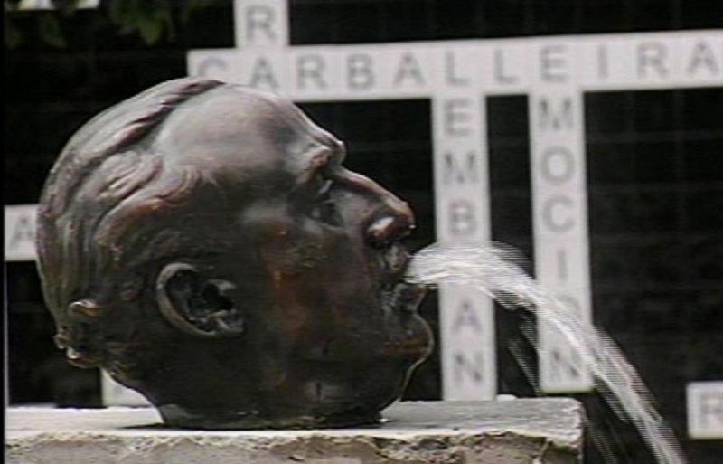Polémica en una localidad gallega por exponer una nueva fuente con el busto de Franco