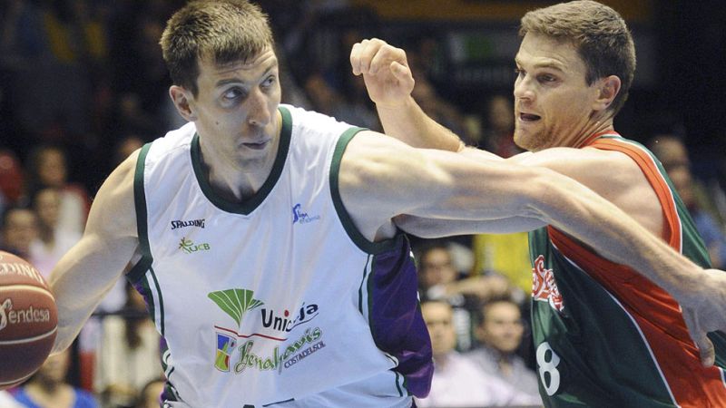 San Pablo frena al líder Unicaja y el Fuenlabrada echa el resto